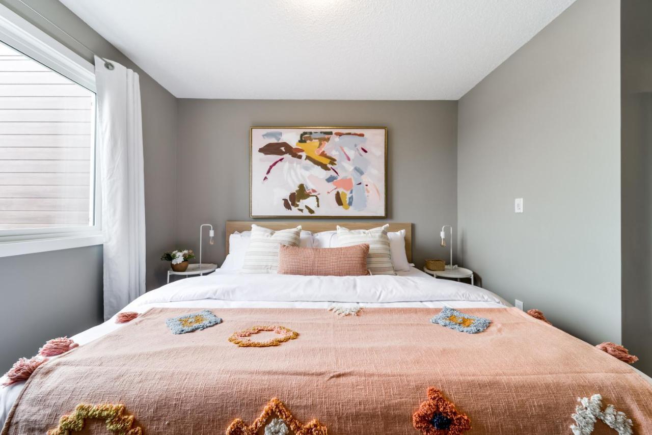 Peaceful Oasis Condo, Ac, Top Floor, Secure Ug Parking, Balcony, King Bed! 埃德蒙顿 外观 照片